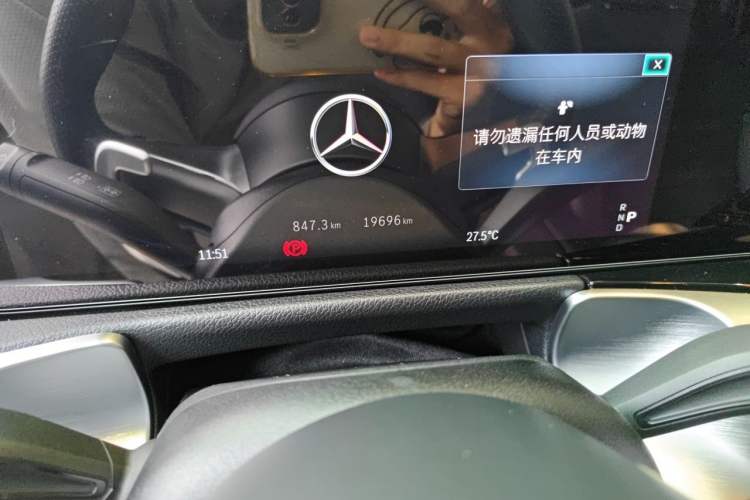 Used Mercedes-Benz GLB AMG 2024 AMG GLB 35 4MATIC Odometer Close Up