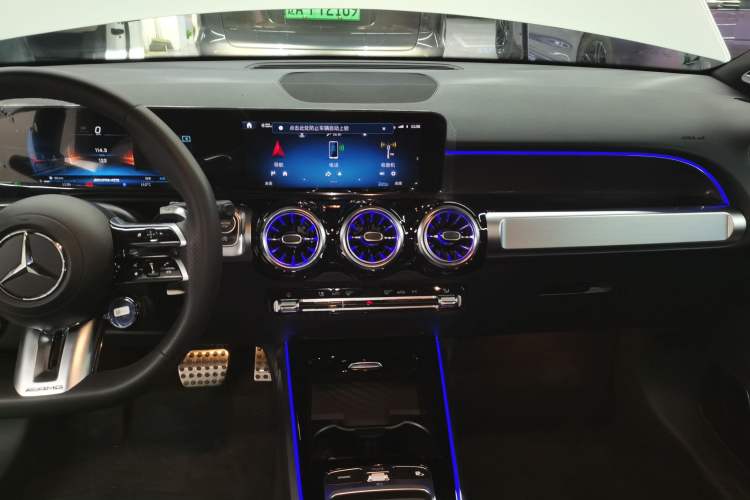 Used Mercedes-Benz GLB AMG 2024 AMG GLB 35 4MATIC Audio And AC Panel