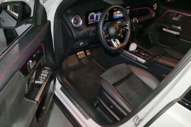 Used Mercedes-Benz GLB AMG 2024 AMG GLB 35 4MATIC Interior 3