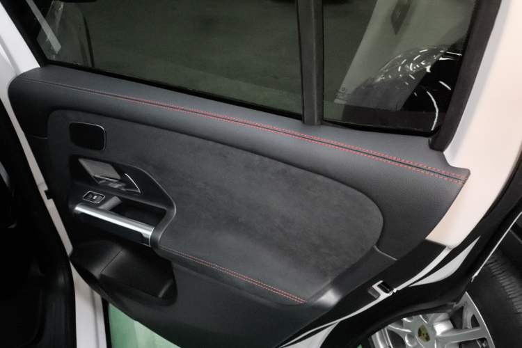 Used Mercedes-Benz GLB AMG 2024 AMG GLB 35 4MATIC Interior 6