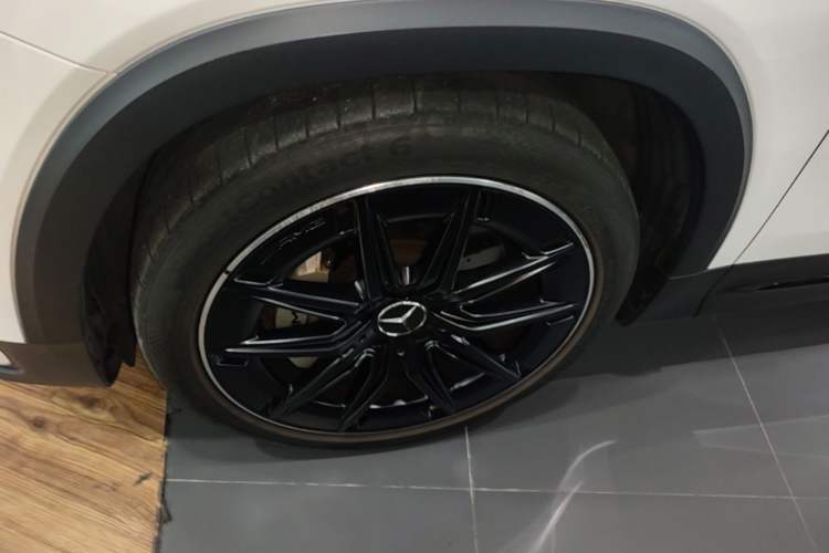 Used Mercedes-Benz GLB AMG 2024 AMG GLB 35 4MATIC Left Front Wheel Hub