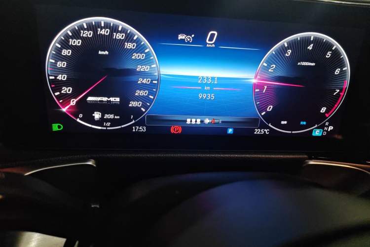 Used Mercedes-Benz GLB AMG 2024 AMG GLB 35 4MATIC Odometer Close Up