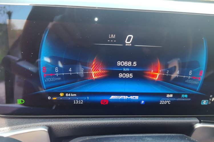 Used Mercedes-Benz GLB AMG 2024 AMG GLB 35 4MATIC Odometer Close Up