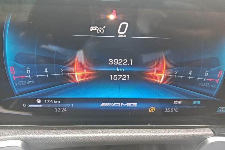 Used Mercedes-Benz GLB AMG 2024 AMG GLB 35 4MATIC Odometer Close Up
