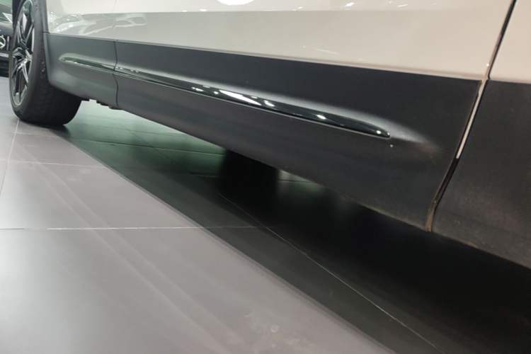 Used Mercedes-Benz GLB AMG 2024 AMG GLB 35 4MATIC Right Side Sill