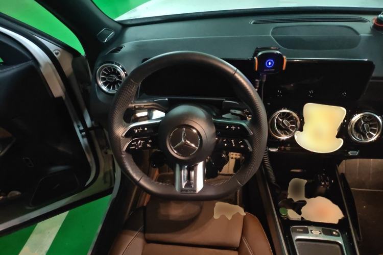 Used Mercedes-Benz GLB AMG 2024 AMG GLB 35 4MATIC Steering Wheel