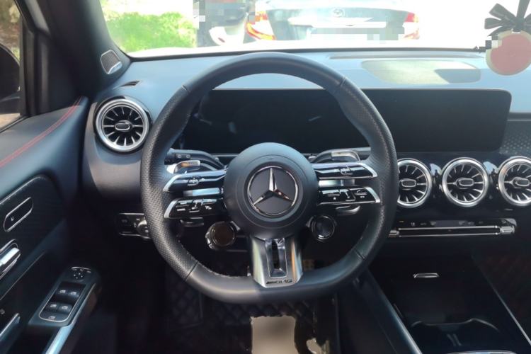 Used Mercedes-Benz GLB AMG 2024 AMG GLB 35 4MATIC Steering Wheel