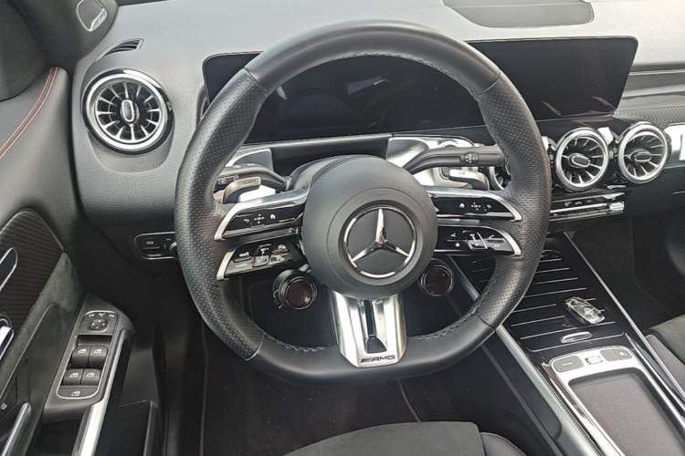 Used Mercedes-Benz GLB AMG 2024 AMG GLB 35 4MATIC Steering Wheel