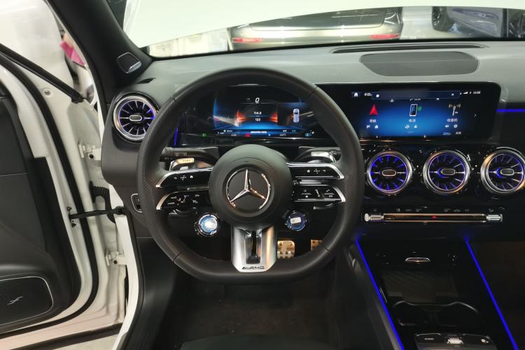 Used Mercedes-Benz GLB AMG 2024 AMG GLB 35 4MATIC Steering Wheel