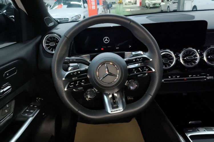 Used Mercedes-Benz GLB AMG 2024 AMG GLB 35 4MATIC Steering Wheel