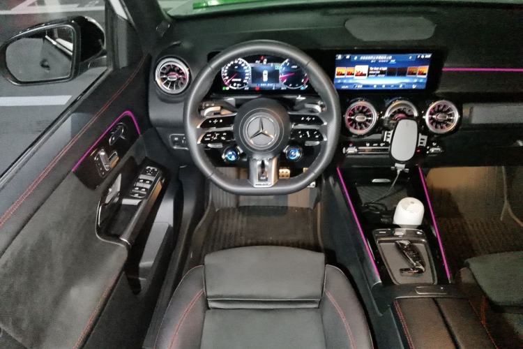 Used Mercedes-Benz GLB AMG 2024 AMG GLB 35 4MATIC Steering Wheel