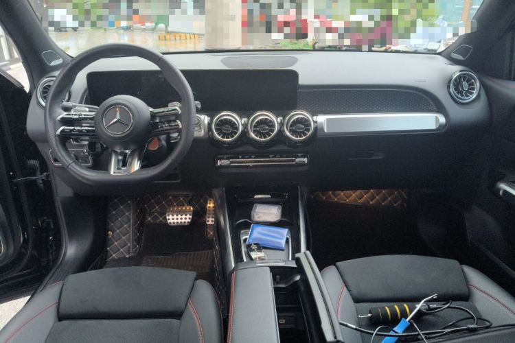 Used Mercedes-Benz GLB AMG 2026 Model Range: AMG GLB 35 4MATIC Center Console