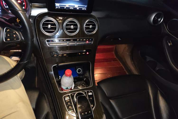 Used Mercedes-Benz GLC 2016 GLC 260 4MATIC Dynamic Edition Audio And AC Panel