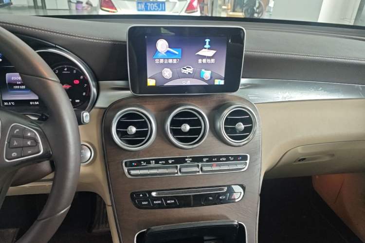 Used Mercedes-Benz GLC 2016 GLC 300 4MATIC Dynamic Model Audio And AC Panel