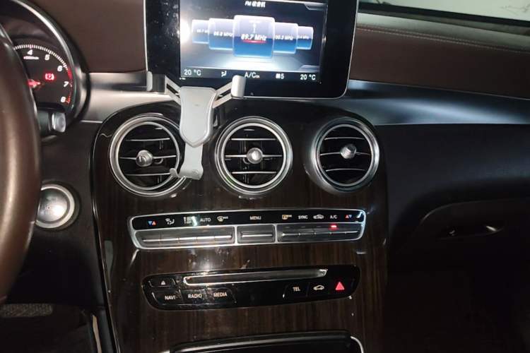 Used Mercedes-Benz GLC 2016 GLC 260 4MATIC Luxury Model Audio And AC Panel