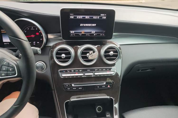Used Mercedes-Benz GLC 2016 GLC 260 4MATIC Dynamic Edition Audio And AC Panel