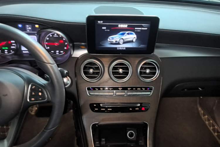 Used Mercedes-Benz GLC 2016 GLC 300 4MATIC Luxury Model Audio And AC Panel