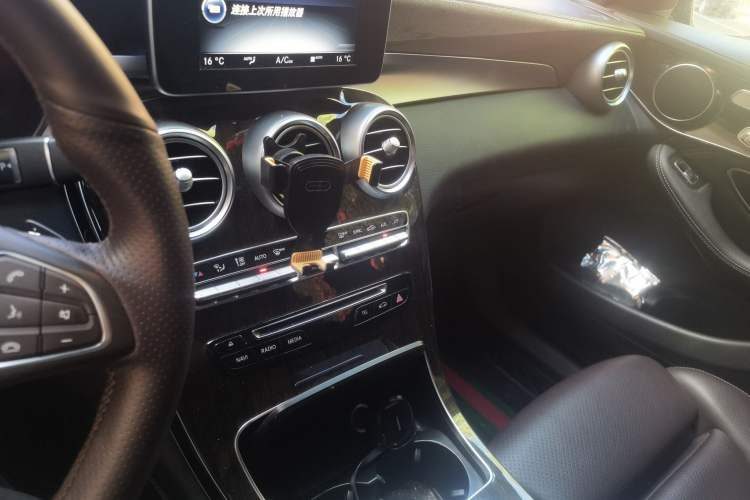 Used Mercedes-Benz GLC 2016 GLC 260 4MATIC Luxury Model Audio And AC Panel