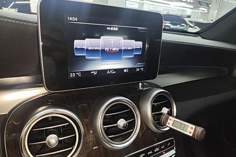 Used Mercedes-Benz GLC 2016 GLC 260 4MATIC Dynamic Edition Audio And AC Panel