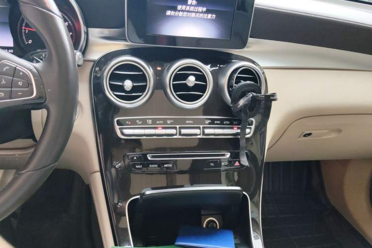 Used Mercedes-Benz GLC 2016 GLC 260 4MATIC Luxury Model Audio And AC Panel
