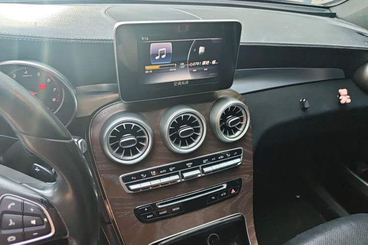 Used Mercedes-Benz GLC 2016 GLC 300 4MATIC Dynamic Model Audio And AC Panel