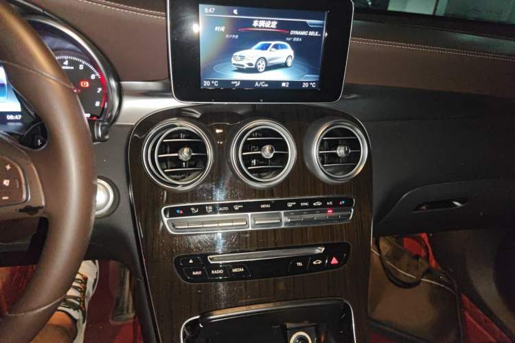 Used Mercedes-Benz GLC 2016 GLC 260 4MATIC Luxury Model Audio And AC Panel