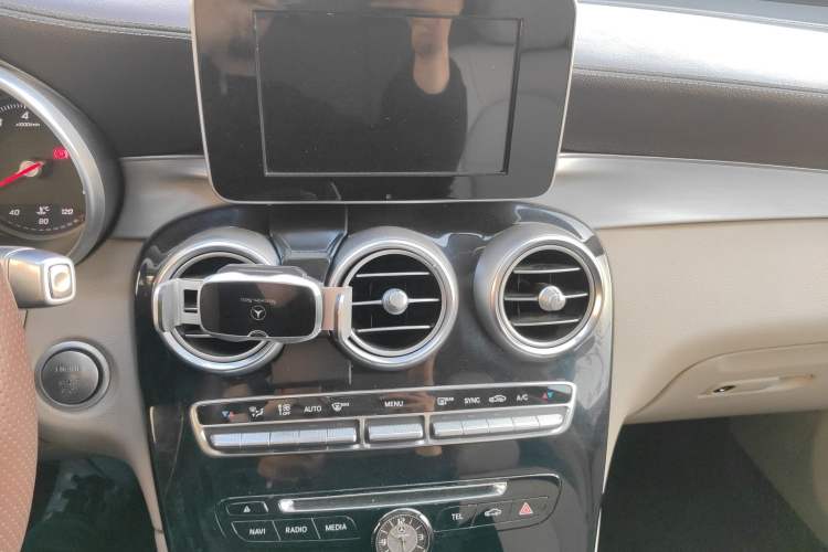 Used Mercedes-Benz GLC 2016 GLC 200 4MATIC Audio And AC Panel