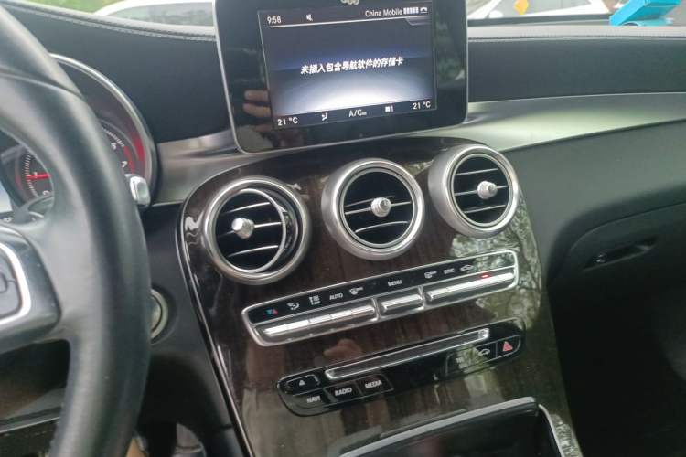 Used Mercedes-Benz GLC 2016 GLC 260 4MATIC Dynamic Edition Audio And AC Panel