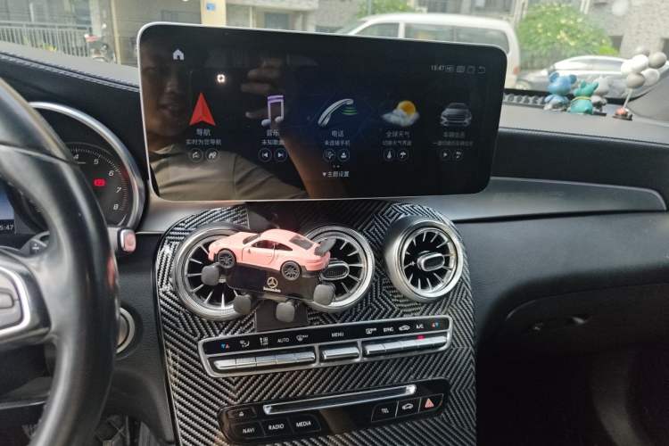 Used Mercedes-Benz GLC 2016 GLC 260 4MATIC Dynamic Edition Audio And AC Panel