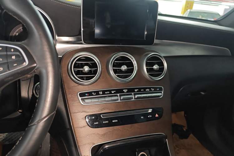 Used Mercedes-Benz GLC 2016 GLC 300 4MATIC Dynamic Model Audio And AC Panel
