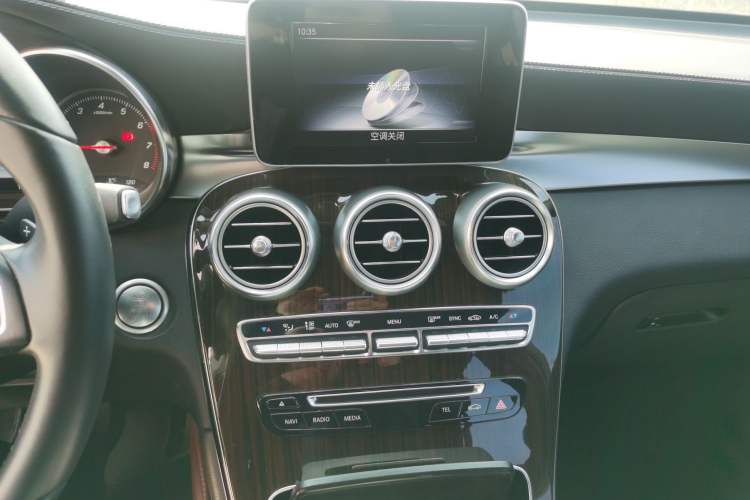Used Mercedes-Benz GLC 2016 GLC 260 4MATIC Luxury Model Audio And AC Panel