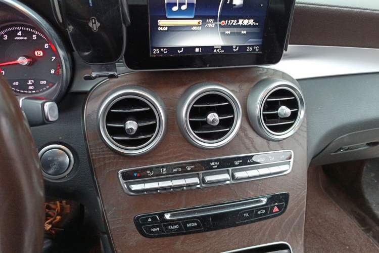 Used Mercedes-Benz GLC 2016 GLC 300 4MATIC Dynamic Model Audio And AC Panel