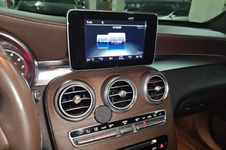 Used Mercedes-Benz GLC 2016 GLC 300 4MATIC Dynamic Model Audio And AC Panel