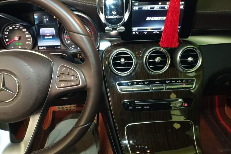 Used Mercedes-Benz GLC 2016 GLC 260 4MATIC Dynamic Edition Audio And AC Panel
