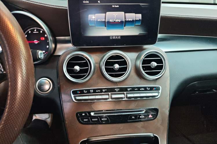 Used Mercedes-Benz GLC 2016 GLC 300 4MATIC Luxury Model Audio And AC Panel