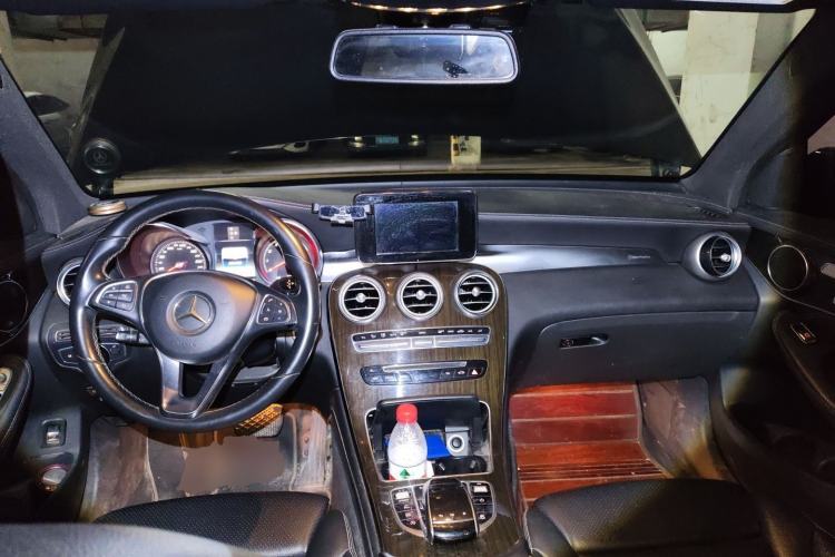 Used Mercedes-Benz GLC 2016 GLC 260 4MATIC Dynamic Edition Center Console