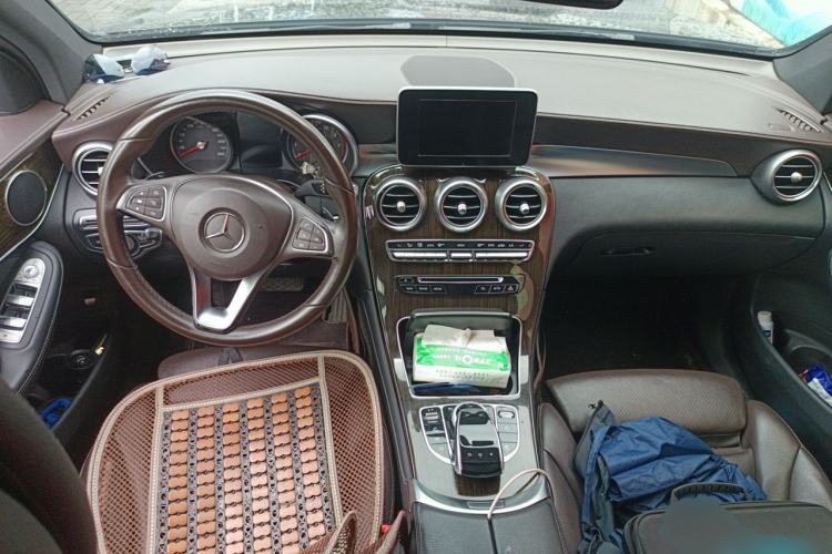 Used Mercedes-Benz GLC 2016 GLC 260 4MATIC Dynamic Edition Center Console