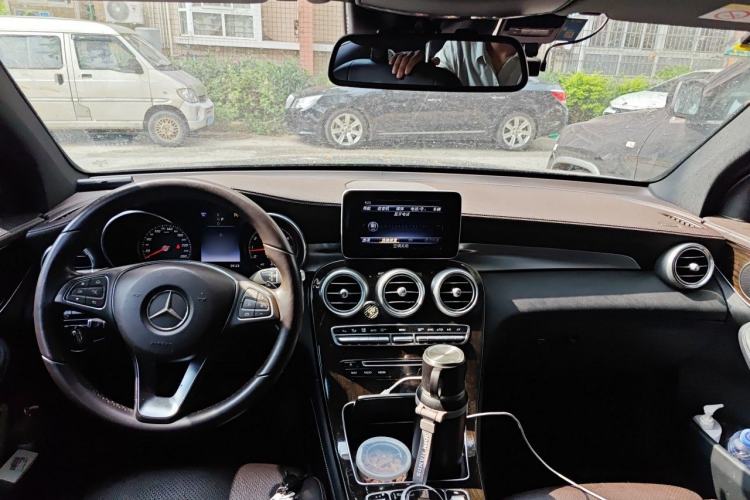 Used Mercedes-Benz GLC 2016 GLC 260 4MATIC Luxury Model Center Console