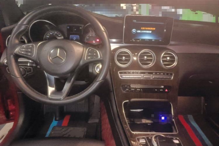 Used Mercedes-Benz GLC 2016 GLC 260 4MATIC Dynamic Edition Center Console