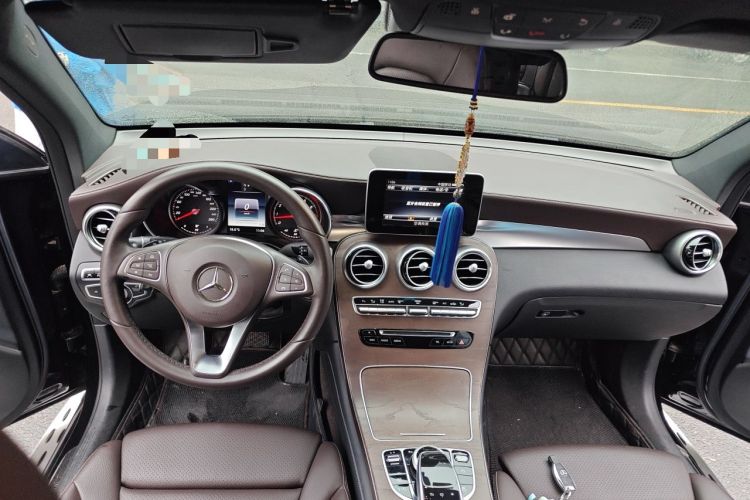Used Mercedes-Benz GLC 2016 GLC 300 4MATIC Dynamic Model Center Console