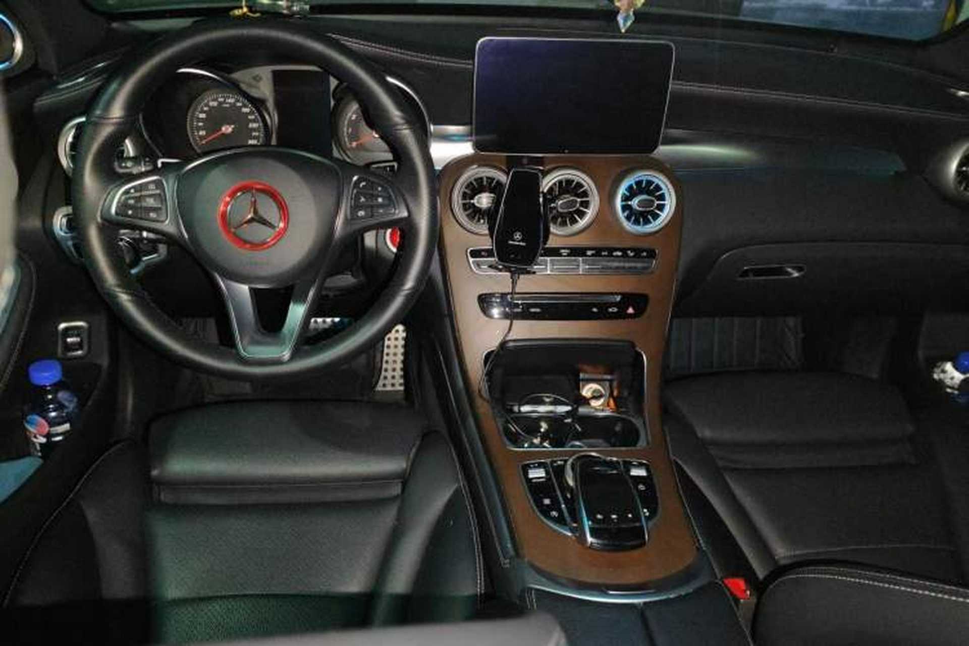 Used Mercedes-Benz GLC 2016 GLC 300 4MATIC Dynamic Model Center Console