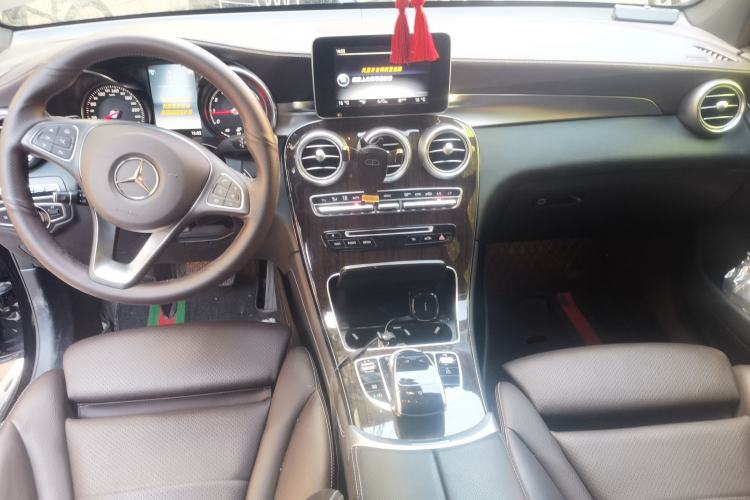 Used Mercedes-Benz GLC 2016 GLC 260 4MATIC Luxury Model Center Console
