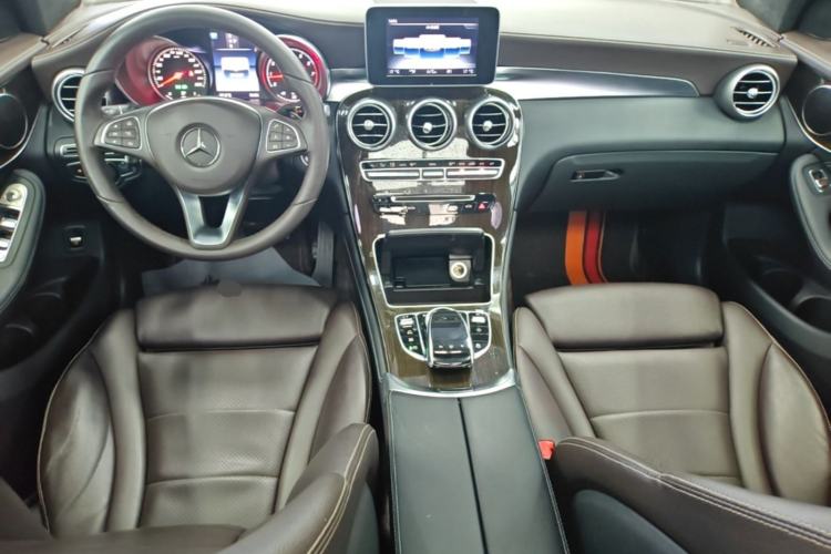 Used Mercedes-Benz GLC 2016 GLC 260 4MATIC Dynamic Edition Center Console