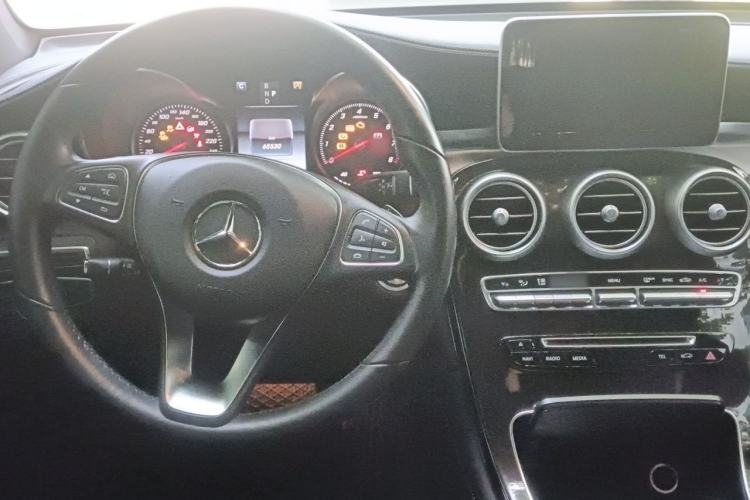 Used Mercedes-Benz GLC 2016 GLC 260 4MATIC Dynamic Edition Center Console