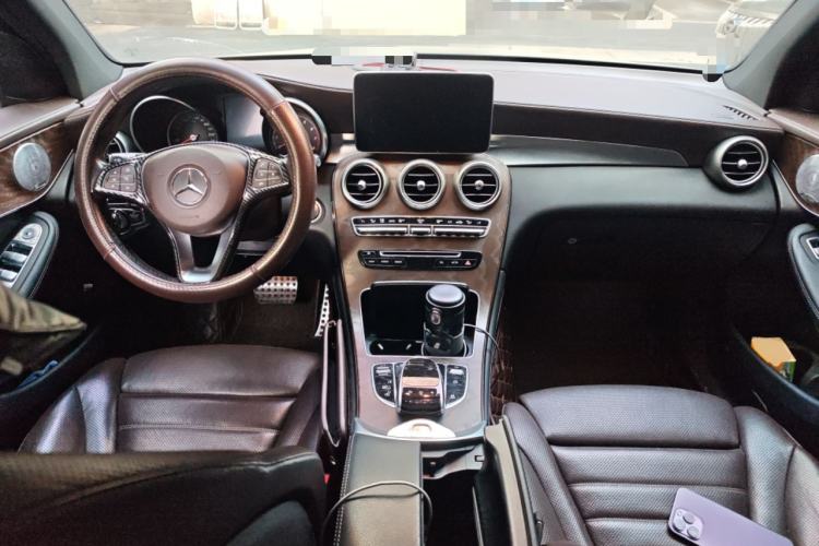 Used Mercedes-Benz GLC 2016 GLC 300 4MATIC Luxury Model Center Console