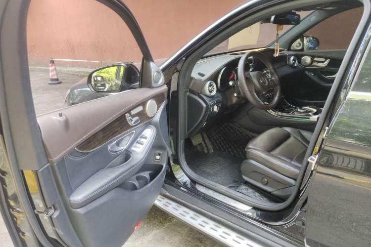 Used Mercedes-Benz GLC 2016 GLC 260 4MATIC Luxury Model Driver Seat