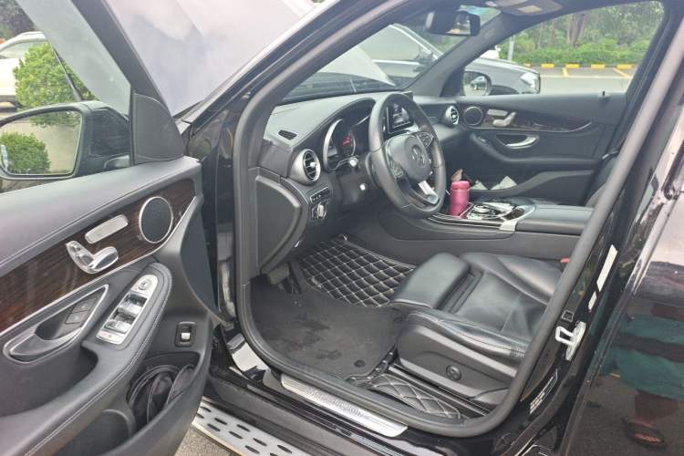 Used Mercedes-Benz GLC 2016 GLC 260 4MATIC Luxury Model Driver Seat