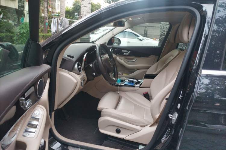 Used Mercedes-Benz GLC 2016 GLC 260 4MATIC Dynamic Edition Driver Seat