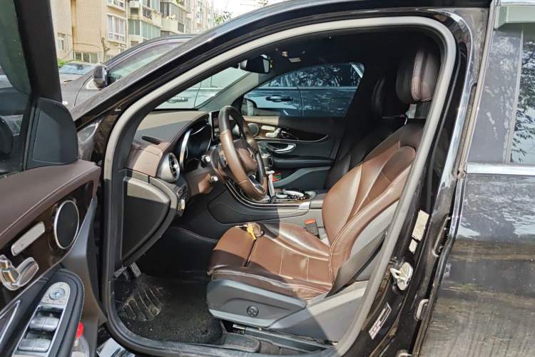 Used Mercedes-Benz GLC 2016 GLC 260 4MATIC Luxury Model Driver Seat