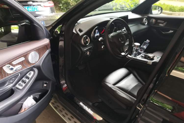 Used Mercedes-Benz GLC 2016 GLC 300 4MATIC Dynamic Model Driver Seat